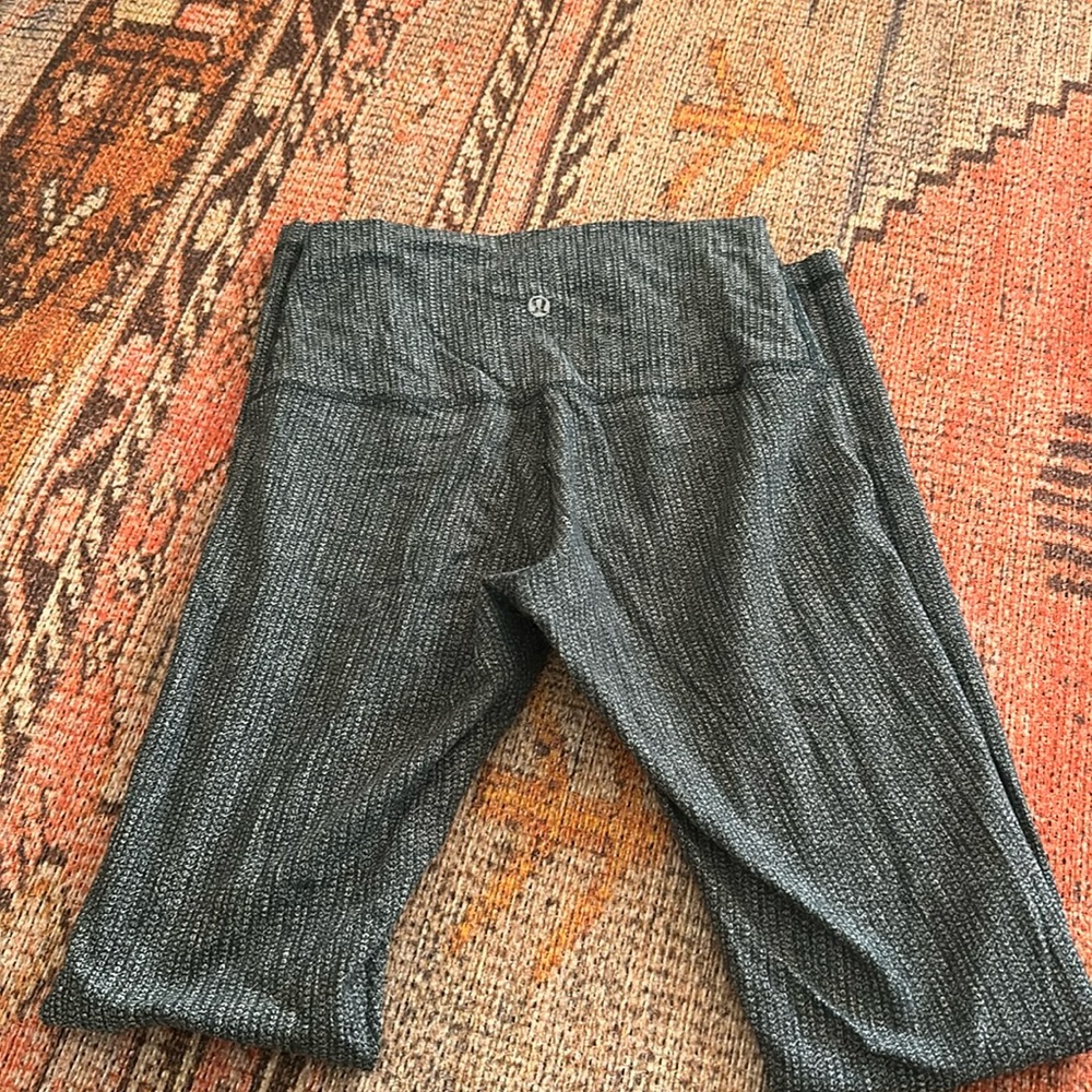 High waisted textured lulu leggings